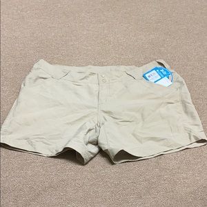 Columbia, PFG, shorts
